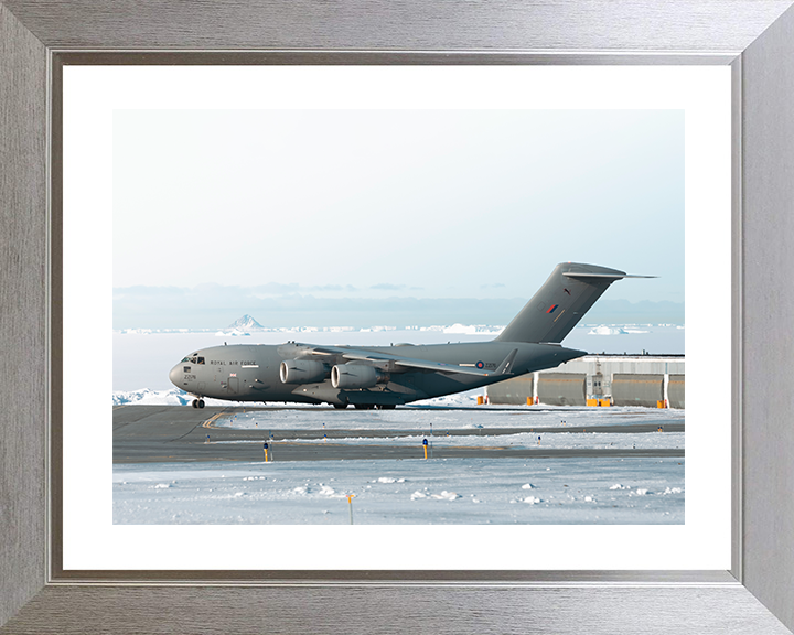 RAF C-17 Globemaster Side on Canada 2026 Photo Print Royal Air Force Aircraft Wall Art Posters, Prints, & Visual Artwork Hampshire Prints 10 x 8 Silver Frame Yes