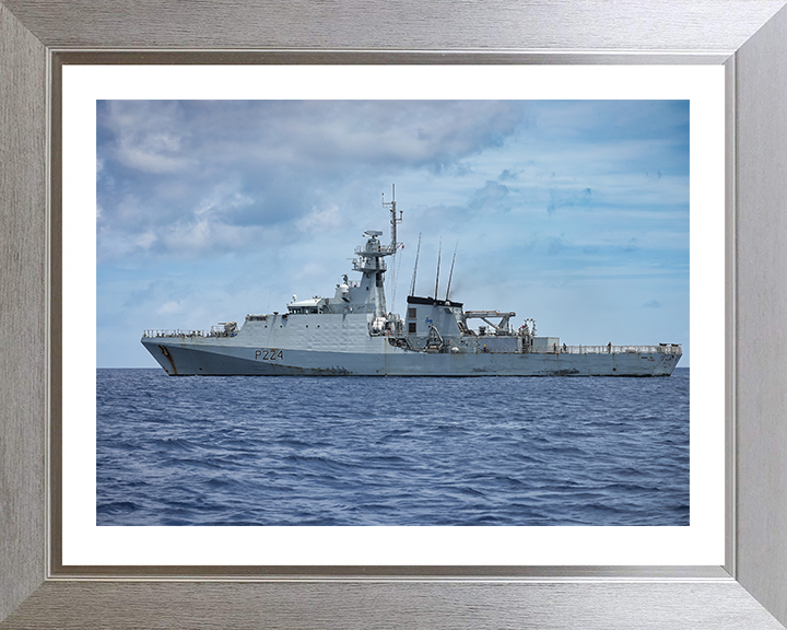 HMS Trent (P224) Photo Print - Port Beam View - Royal Navy River Class Patrol Vessel Hampshire Prints 10 x 8 Silver Frame Yes