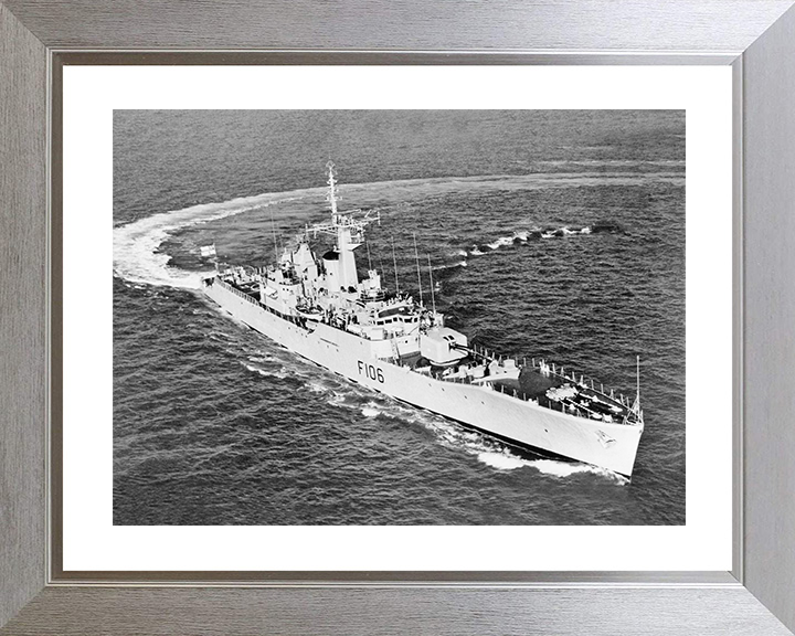 HMS Brighton (F106) Royal Navy Rothesay Class Frigate Turning To Port Photo Print Wall Art Decor Posters, Prints, & Visual Artwork Hampshire Prints 10 x 8 Silver Frame Yes