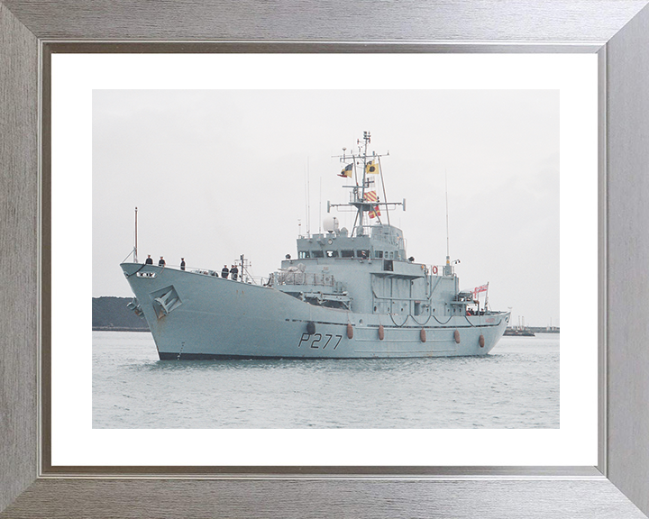 HMS Anglesey (P277) Royal Navy Island Class Patrol Vessel Entering Harbour Photo Print Wall Art Decor Posters, Prints, & Visual Artwork Hampshire Prints 10 x 8 Silver Frame Yes