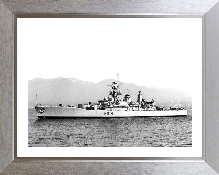 HMS Leander F109 | Photo Print | Framed Print | Leander Class | Frigate | Royal Navy Hampshire Prints