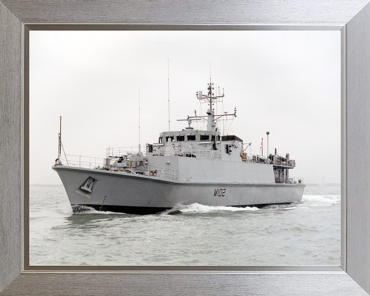 HMS Inverness M102 Sandown Class Minehunter 1997 Photo Print - Posters, Prints, & Visual Artwork - by Hampshire Prints (image 7 of 9)