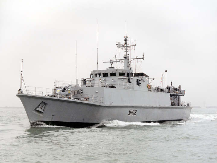HMS Inverness M102 Sandown Class Minehunter 1997 Photo Print - Posters, Prints, & Visual Artwork - by Hampshire Prints (image 1 of 9)