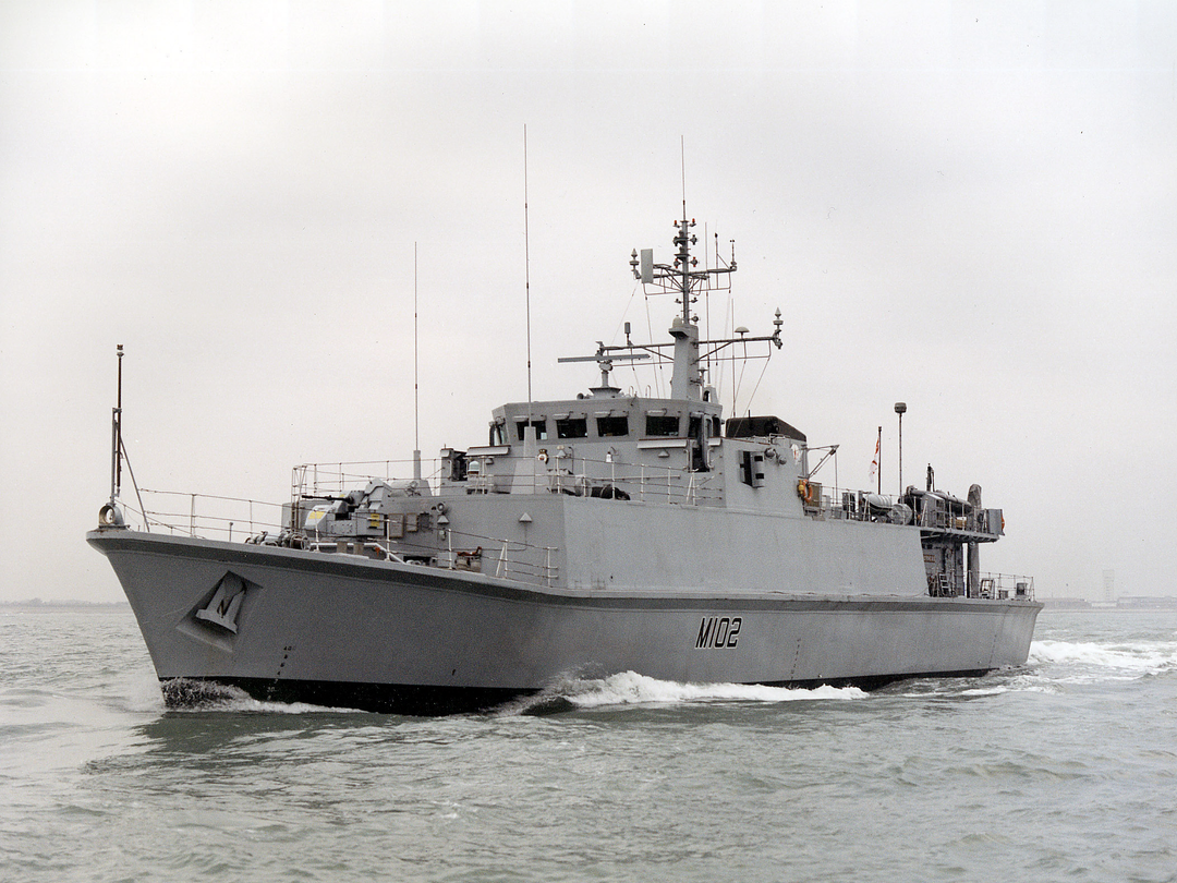 HMS Inverness (M102) Photo Print - at sea - Royal Navy Sandown Class Minehunter