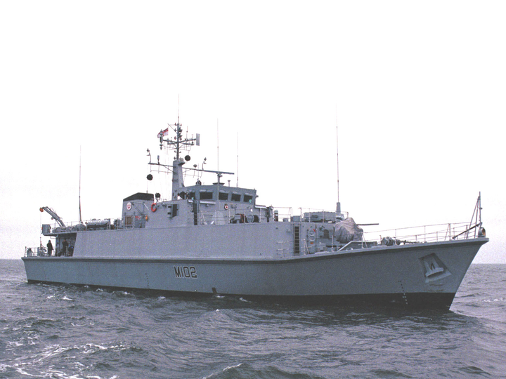 HMS Inverness (M102) Photo Print - at sea 1994 - Royal Navy Sandown Class Minehunter