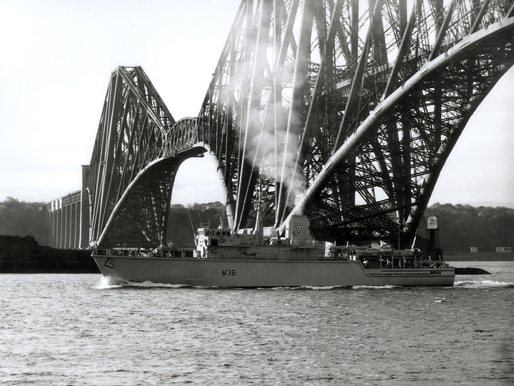 HMS Bicester (M36) Photo Print - Firth Of Forth - Royal Navy Hunt Class Mine Warfare Vessel