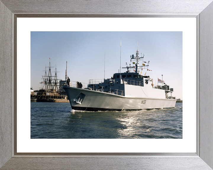 HMS Penzance M106 Sandown Class Minehunter 1998 Photo Print - Posters, Prints, & Visual Artwork - by Hampshire Prints (image 6 of 9)