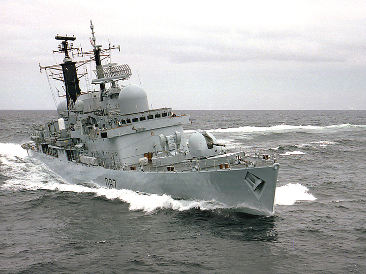 HMS Newcastle (D87) Photo Print - Underway 1999 - Royal Navy Type 42 Destroyer