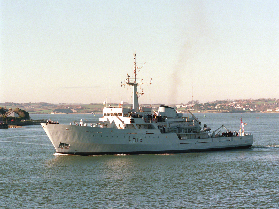 HMS Beagle (H319) Photo Print - Leaving Devonport - Royal Navy Bulldog Class Survey Vessel