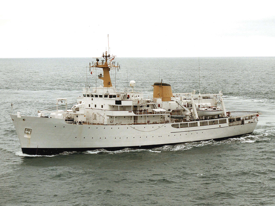 HMS Herald (H138) Photo Print - At Sea - Royal Navy Hecla Class Survey Vessel