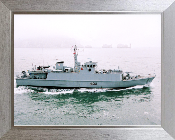 HMS Inverness M102 Sandown Class Minehunter August 2001 Photo Print