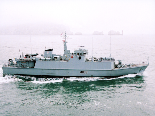 HMS Inverness M102 Sandown Class Minehunter August 2001
