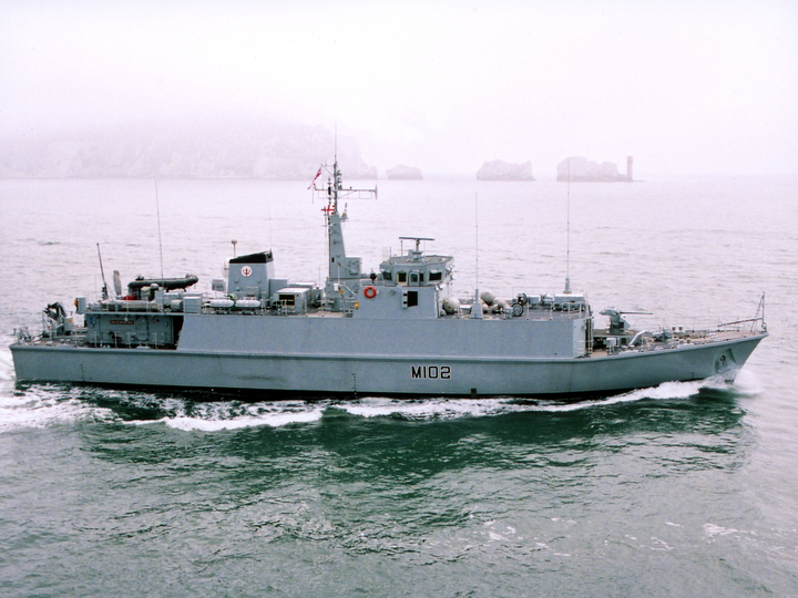 HMS Inverness (M102) Photo Print - at sea 2001 - Royal Navy Sandown Class Minehunter