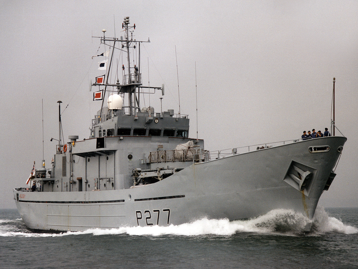 HMS Anglesey (P277) Photo Print - Underway - Royal Navy Island Class Patrol Vessel
