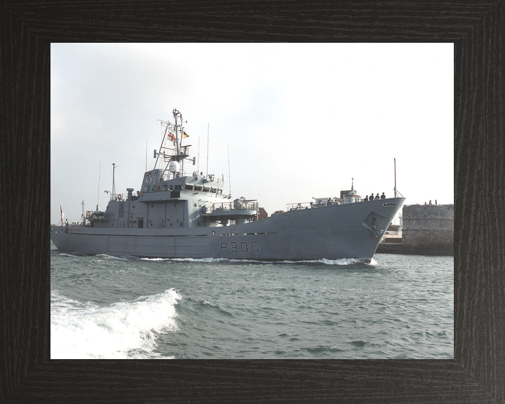HMS Lindisfarne P300 Island Class Patrol Vessel C1997 Photo Print - Posters, Prints, & Visual Artwork - by Hampshire Prints (image 3 of 9)