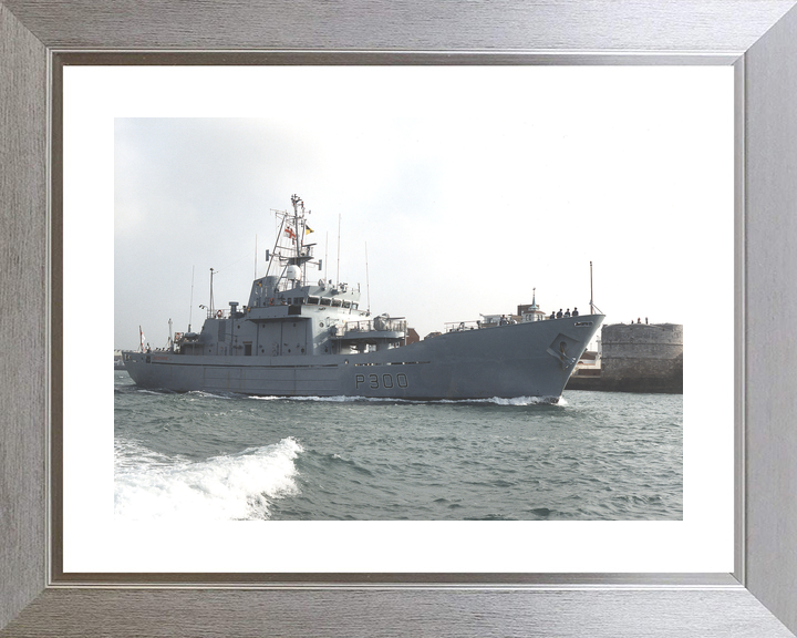 HMS Lindisfarne P300 Island Class Patrol Vessel C1997 Photo Print - Posters, Prints, & Visual Artwork - by Hampshire Prints (image 6 of 9)