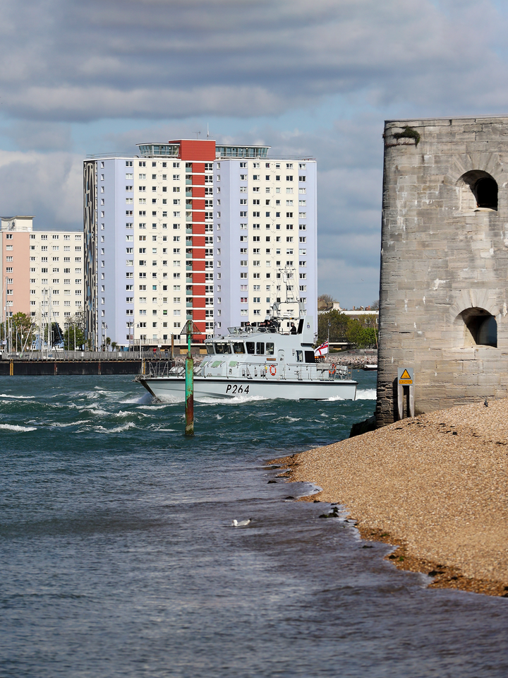 HMS Archer (P264) Photo Print - Round Tower 2017 - Royal Navy Archer Class P2000 Patrol Vessel Posters, Prints, & Visual Artwork Hampshire Prints 6 x 4 No Frame No