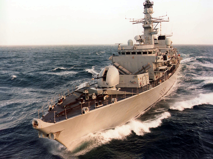 HMS Argyll (F231) Photo Print - At Sea 2002 - Royal Navy Type 23 Frigate Posters, Prints, & Visual Artwork Hampshire Prints 6 x 4 No Frame No