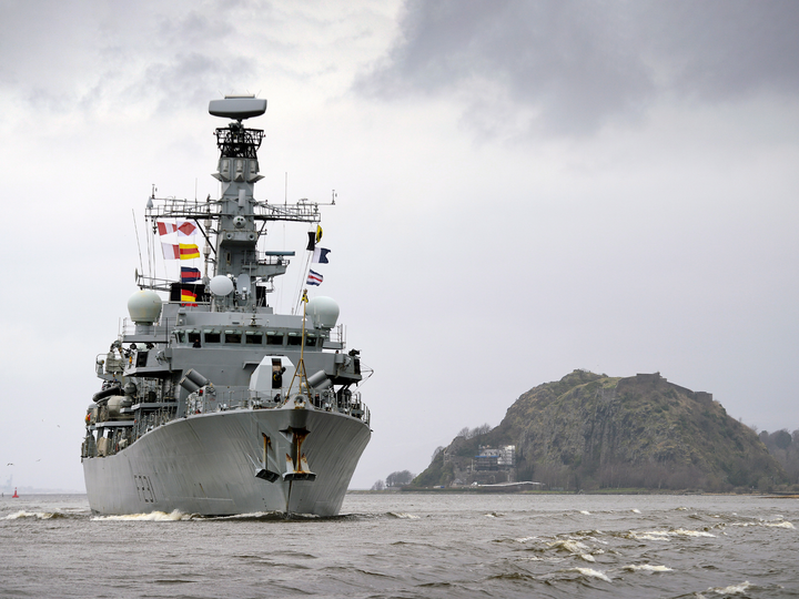 HMS Argyll (F231) Photo Print - Arriving in Glasgow 2015 - Royal Navy Type 23 Frigate Posters, Prints, & Visual Artwork Hampshire Prints 6 x 4 No Frame No