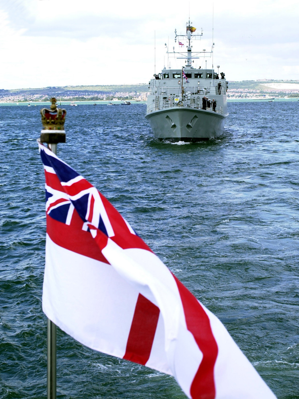 HMS Bangor M109 Sandown Class Minehunter June 2002