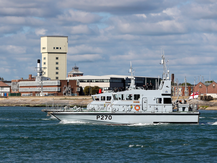 HMS Biter (P270) Photo Print - Leaving Portsmouth 2017 - Royal Navy Archer Class P2000 Patrol Vessel Posters, Prints, & Visual Artwork Hampshire Prints 6 x 4 No Frame No