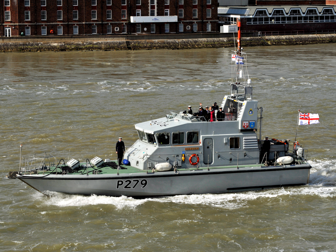 HMS Blazer (P279) Photo Print - Leaving Portsmouth 2014 - Royal Navy Archer Class P2000 Patrol Vessel Posters, Prints, & Visual Artwork Hampshire Prints 6 x 4 No Frame No