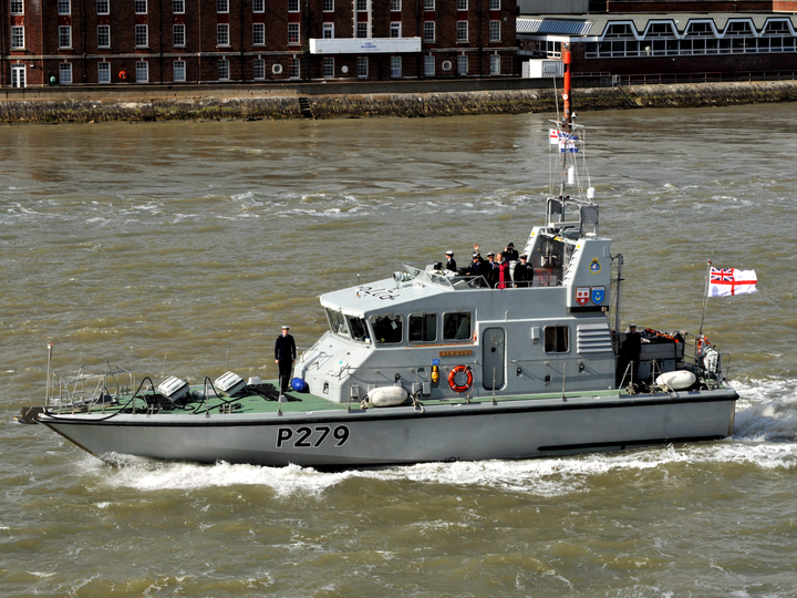HMS Blazer (P279) Photo Print - Leaving Portsmouth 2014 - Royal Navy Archer Class P2000 Patrol Vessel Posters, Prints, & Visual Artwork Hampshire Prints 6 x 4 No Frame No