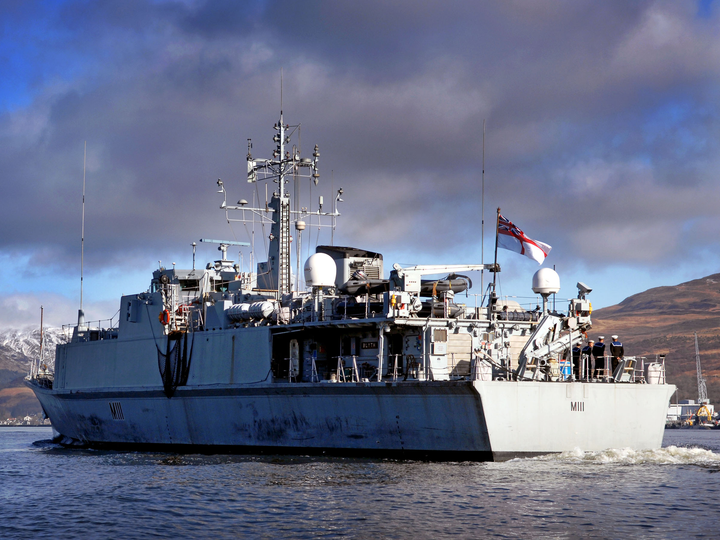 HMS Blyth (M111) Photo Print - Clyde 2009 - Royal Navy Sandown Class Minehunter Posters, Prints, & Visual Artwork Hampshire Prints 6 x 4 No Frame No