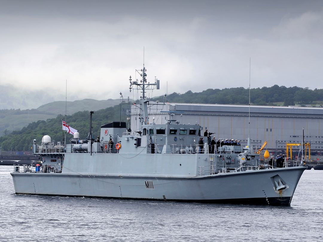 HMS Blyth (M111) Photo Print - Faslane 2012 - Royal Navy Sandown Class Minehunter Posters, Prints, & Visual Artwork Hampshire Prints 6 x 4 No Frame No