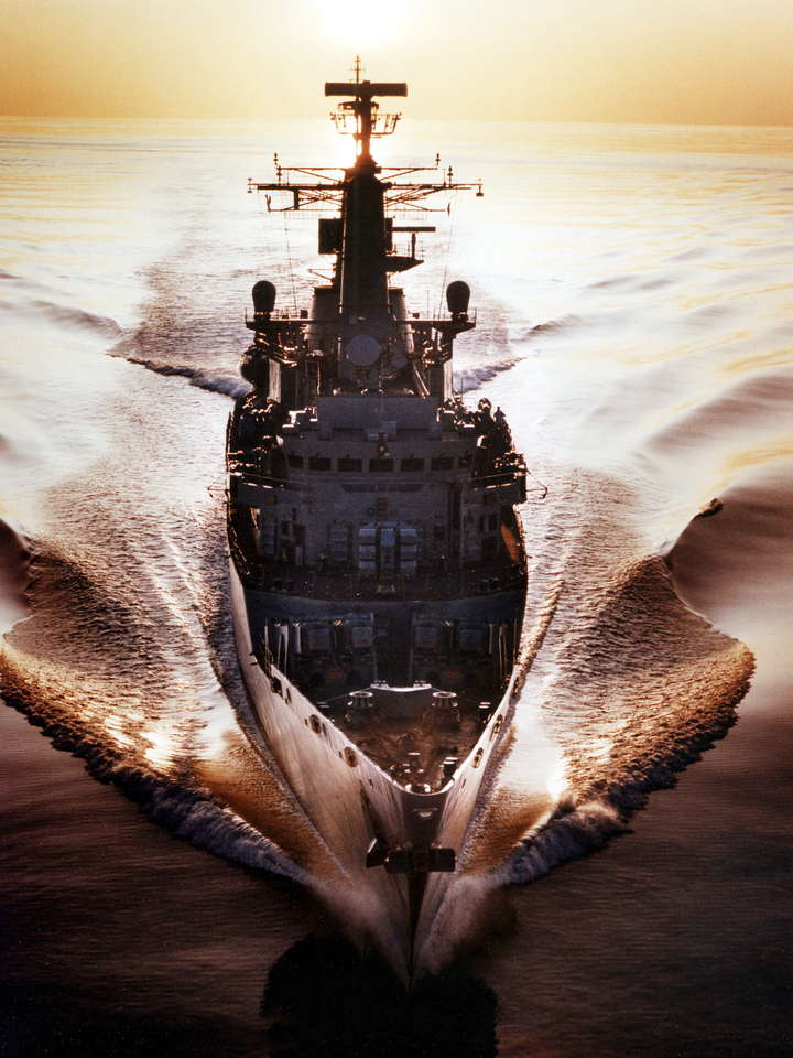HMS Boxer (F92) Royal Navy Type 22 Frigate At Sunset 1997 Photo Print Wall Art Decor Posters, Prints, & Visual Artwork Hampshire Prints 6 x 4 No Frame No