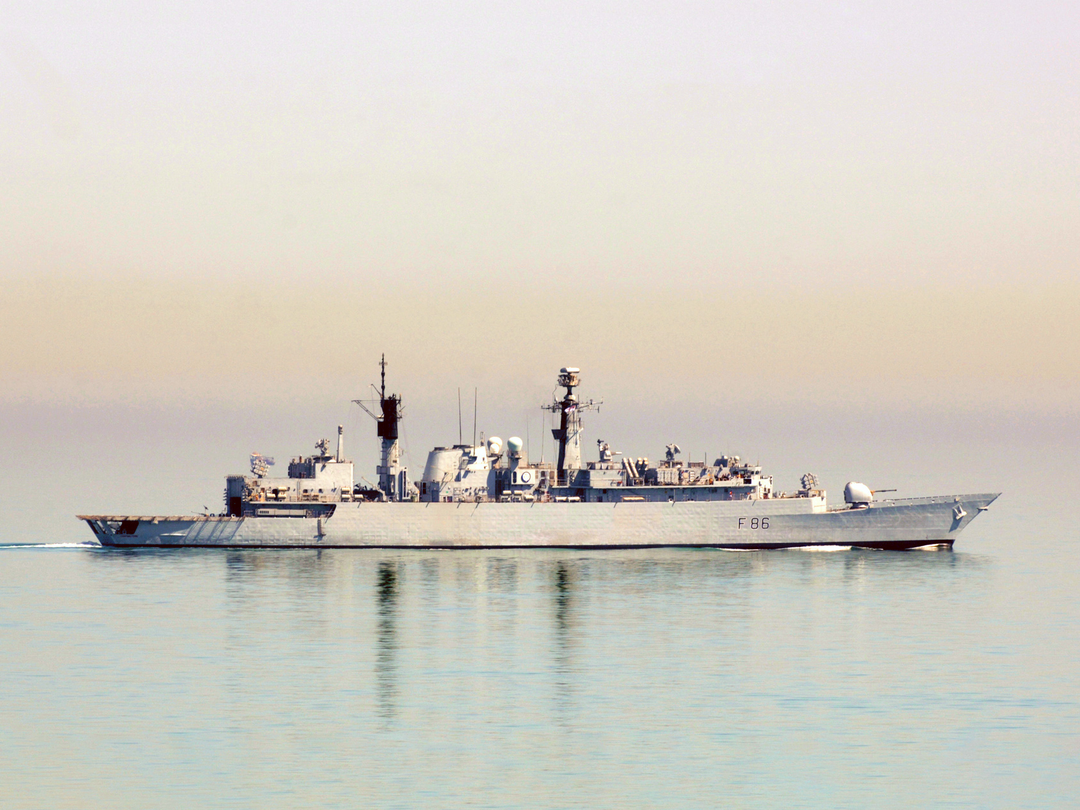 HMS Campbeltown (F86) Photo Print - Persian Gulf 2008 - Royal Navy Type 22 Frigate Posters, Prints, & Visual Artwork Hampshire Prints 6 x 4 No Frame No
