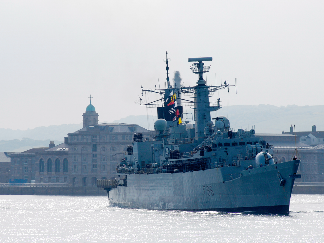 HMS Campbeltown (F86) Photo Print - Devonport Return 2008 - Royal Navy Type 22 Frigate Posters, Prints, & Visual Artwork Hampshire Prints 6 x 4 No Frame No