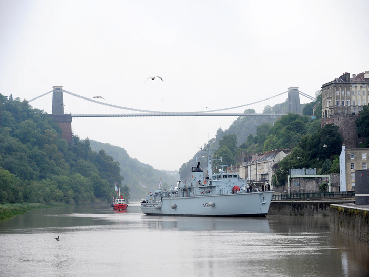 HMS Cattistock (M31) Photo Print - Bristol 2011 - Royal Navy Hunt Class MineHunter Posters, Prints, & Visual Artwork Hampshire Prints 6 x 4 No Frame No