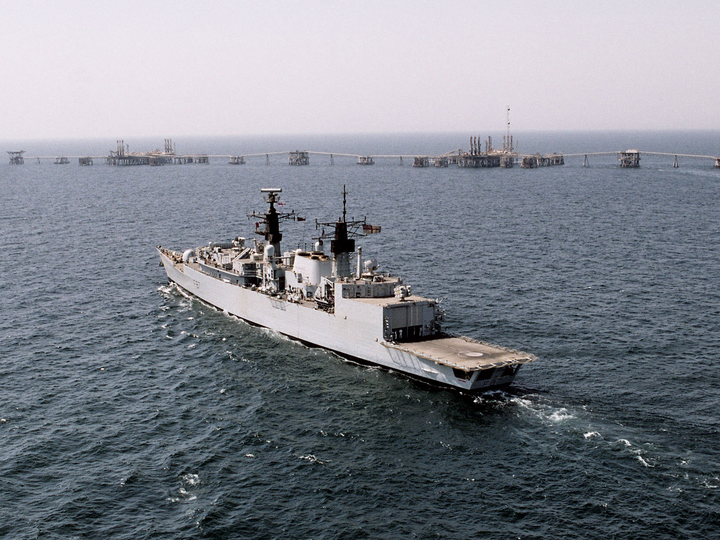 HMS Chatham (F87) Royal Navy Type 22 Frigate Northern Arabian Gulf 2003 Photo Print Wall Art Decor Posters, Prints, & Visual Artwork Hampshire Prints 6 x 4 No Frame No