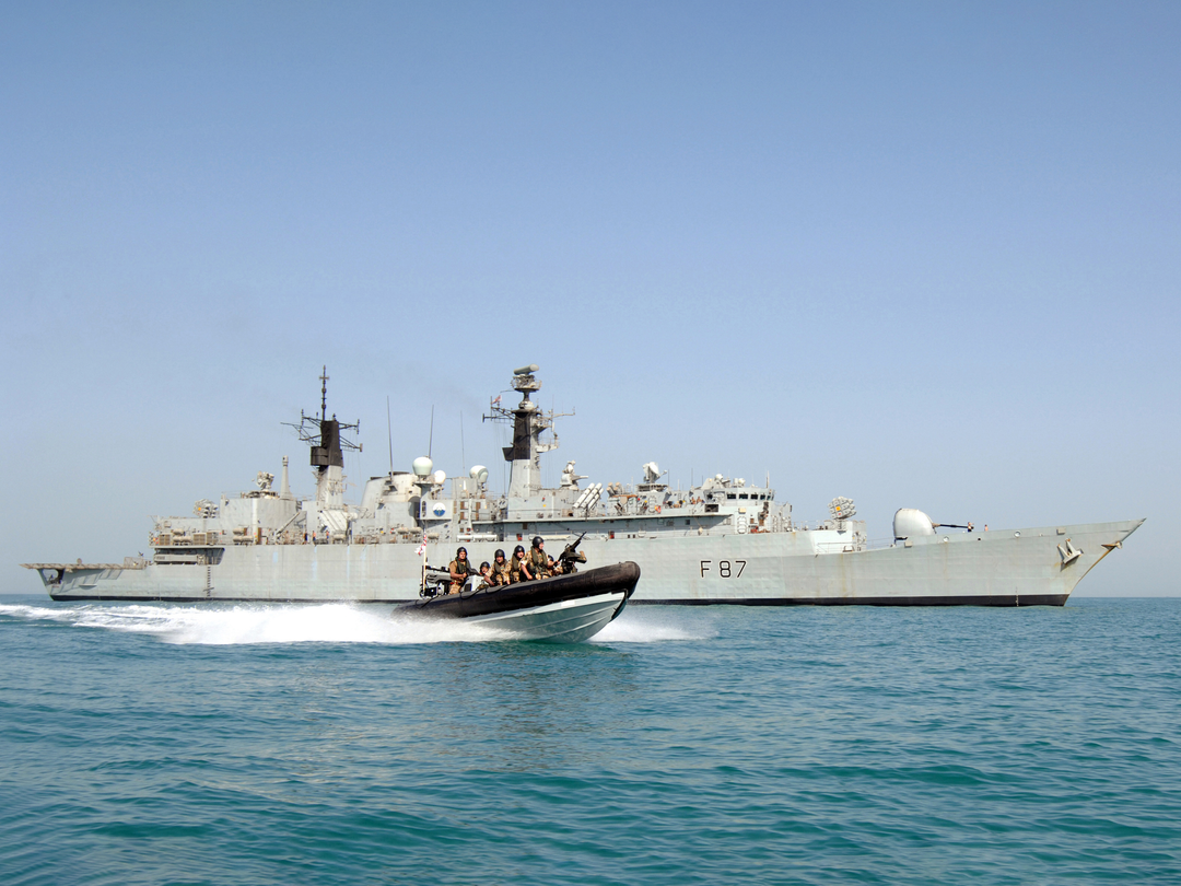 HMS Chatham (F87) Royal Navy Type 22 Frigate Al Basrah Iraqi 2008 Photo Print Wall Art Decor Posters, Prints, & Visual Artwork Hampshire Prints 6 x 4 No Frame No