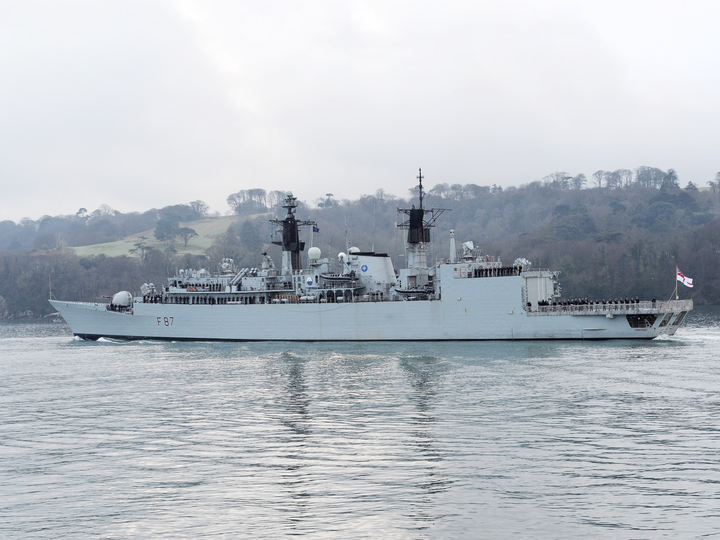 HMS Chatham (F87) Royal Navy Type 22 Frigate Deploys 2010 Photo Print Wall Art Decor Posters, Prints, & Visual Artwork Hampshire Prints 6 x 4 No Frame No