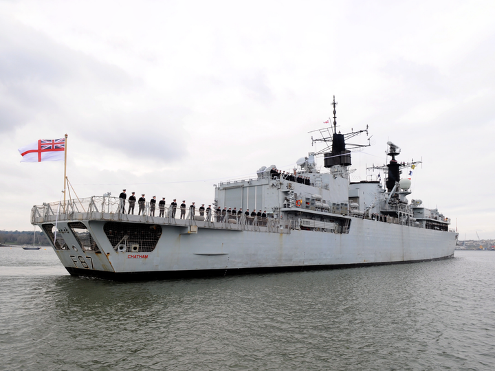 HMS Chatham (F87) Royal Navy Type 22 Frigate Devonport 2011 Photo Print Wall Art Decor Posters, Prints, & Visual Artwork Hampshire Prints 6 x 4 No Frame No