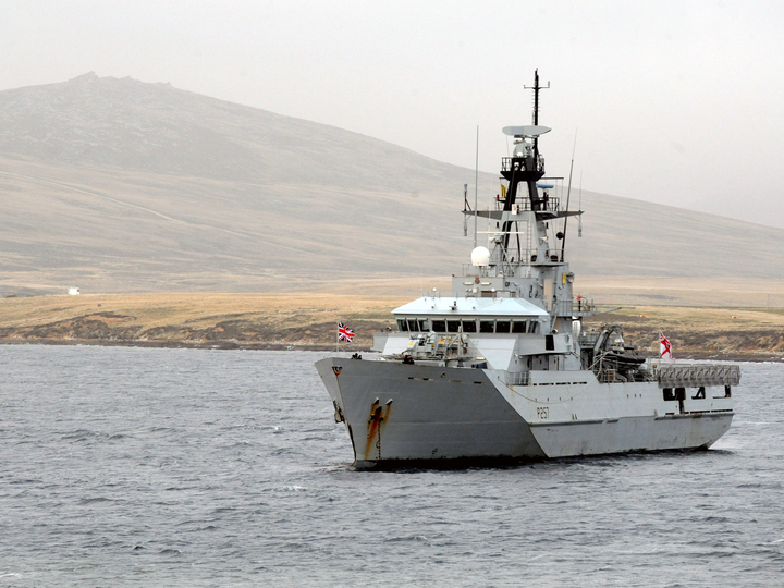 HMS Clyde (P257) Photo Print - At anchor 2010 - Royal Navy River Class Patrol Vessel Posters, Prints, & Visual Artwork Hampshire Prints 6 x 4 No Frame No