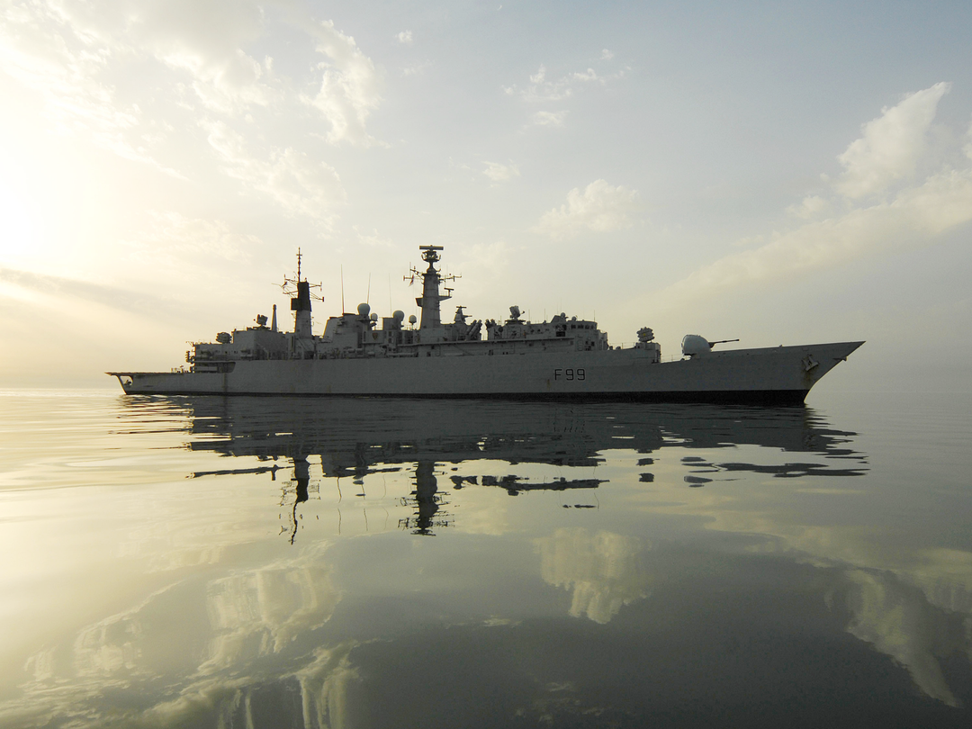 HMS Cornwall (F99) Royal Navy type 22 Frigate Silhouette 2007 Photo Print Wall Art Decor Posters, Prints, & Visual Artwork Hampshire Prints 6 x 4 No Frame No
