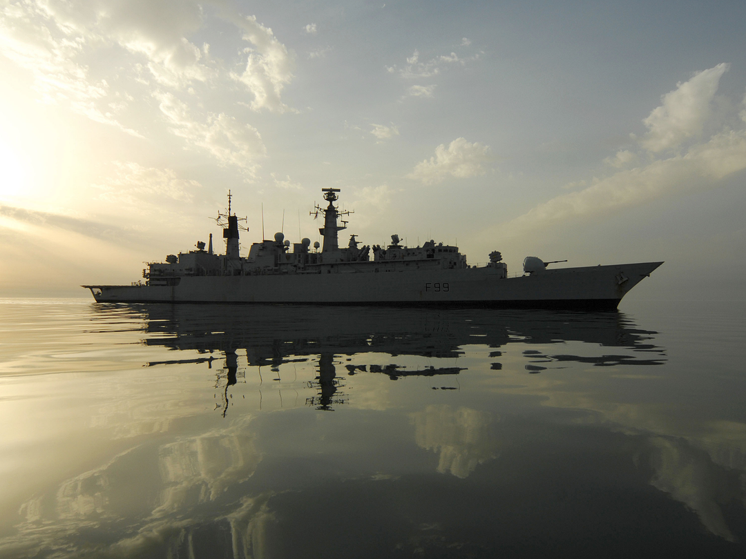 HMS Cornwall (F99) Photo Print - Silhouette 2007 - Royal Navy type 22 Frigate Posters, Prints, & Visual Artwork Hampshire Prints 6 x 4 No Frame No