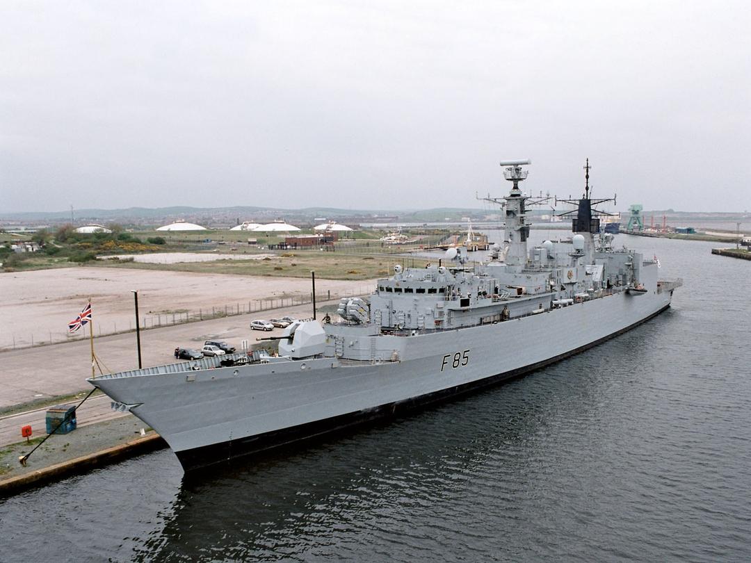 HMS Cumberland (F85) Photo Print - Barrow in Furness 2002 - Royal Navy Type 22 Frigate Posters, Prints, & Visual Artwork Hampshire Prints 6 x 4 No Frame No