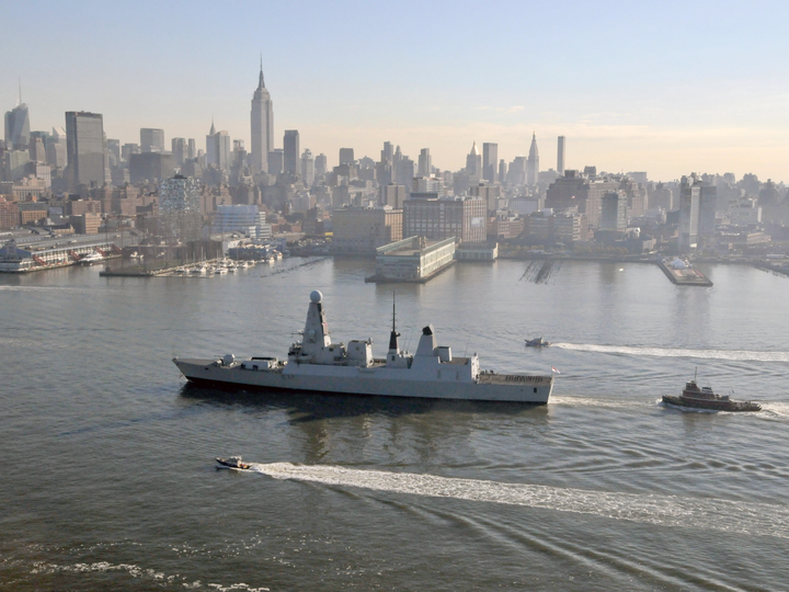 HMS Daring (D32) Royal Navy Type 45 Destroyer New York 2010 Photo Print Wall Art Decor Posters, Prints, & Visual Artwork Hampshire Prints 6 x 4 No Frame No