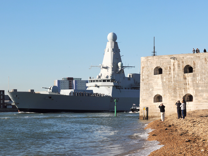 HMS Daring (D32) Royal Navy Type 45 Destroyer Leaving Portsmouth 2012 Photo Print Wall Art Decor Posters, Prints, & Visual Artwork Hampshire Prints 6 x 4 No Frame No