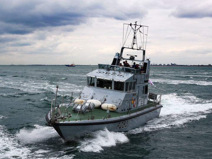 HMS Dasher (P280) Photo Print - At Sea 2017 - Royal Navy Archer Class P2000 Patrol Vessel Posters, Prints, & Visual Artwork Hampshire Prints 6 x 4 No Frame No