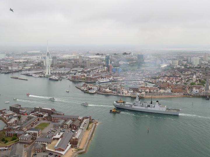 HMS Diamond (D34) Royal Navy Type 45 Destroyer Entering Portsmouth 2012 Photo Print Wall Art Decor Posters, Prints, & Visual Artwork Hampshire Prints 6 x 4 No Frame No