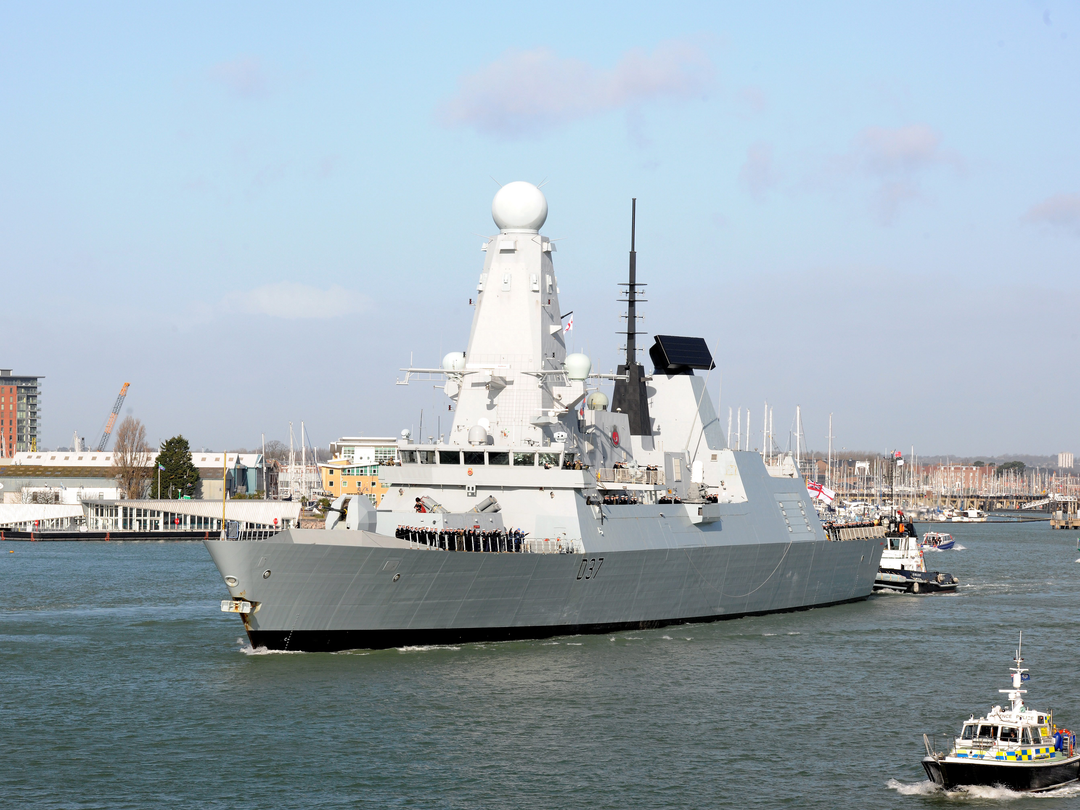 HMS Duncan (D37) Photo Print - Leaving Portsmouth 2015 - Royal Navy Type 45 Destroyer Posters, Prints, & Visual Artwork Hampshire Prints 6 x 4 No Frame No