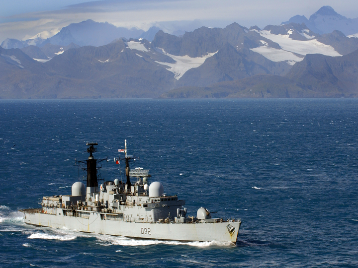 HMS Liverpool (D92) Photo Print - South Georgia 2006 - Royal Navy Type 42 Destroyer Posters, Prints, & Visual Artwork Hampshire Prints 6 x 4 No Frame No