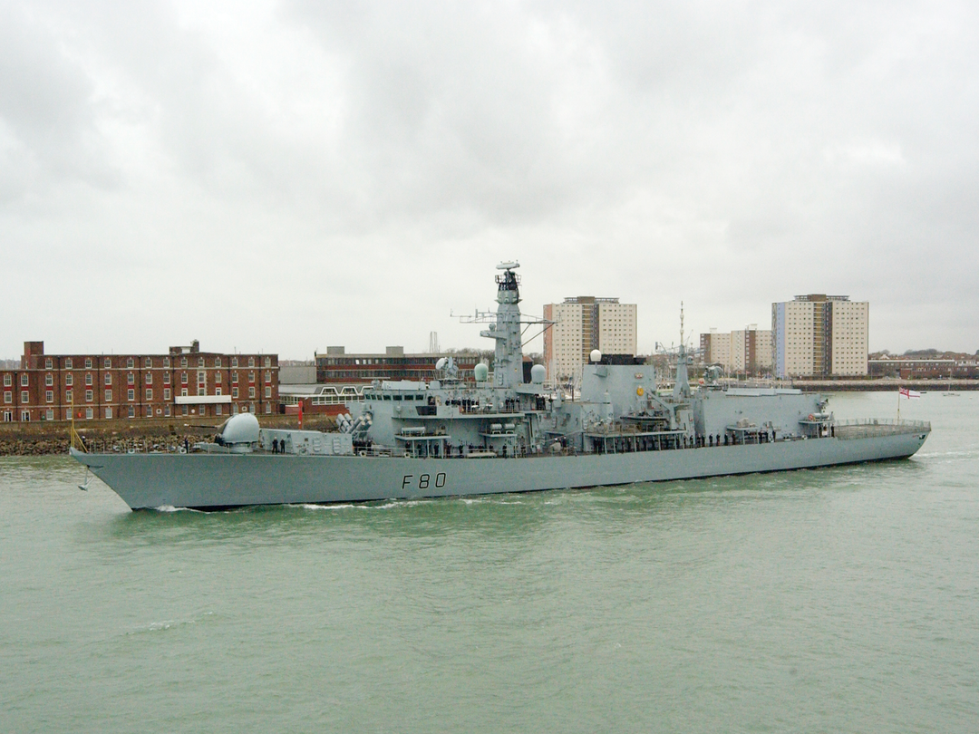 HMS Grafton (F80) Photo Print - Leaving Portsmouth 2005 - Royal Navy Type 23 Frigate Posters, Prints, & Visual Artwork Hampshire Prints 6 x 4 No Frame No