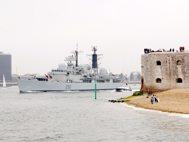 HMS Southampton D90 Type 42 Destroyer December 2007