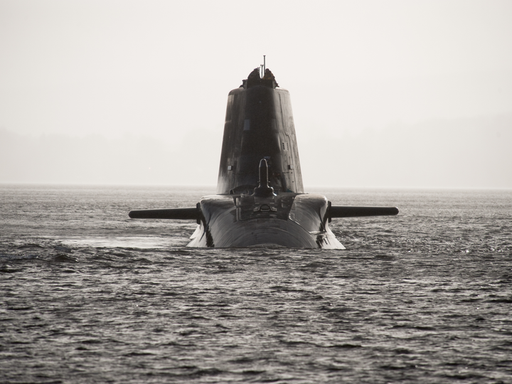 HMS Astute (S119) Photo Print - Black and White 2009 - Royal Navy Astute Class Submarine Posters, Prints, & Visual Artwork Hampshire Prints 6 x 4 No Frame No